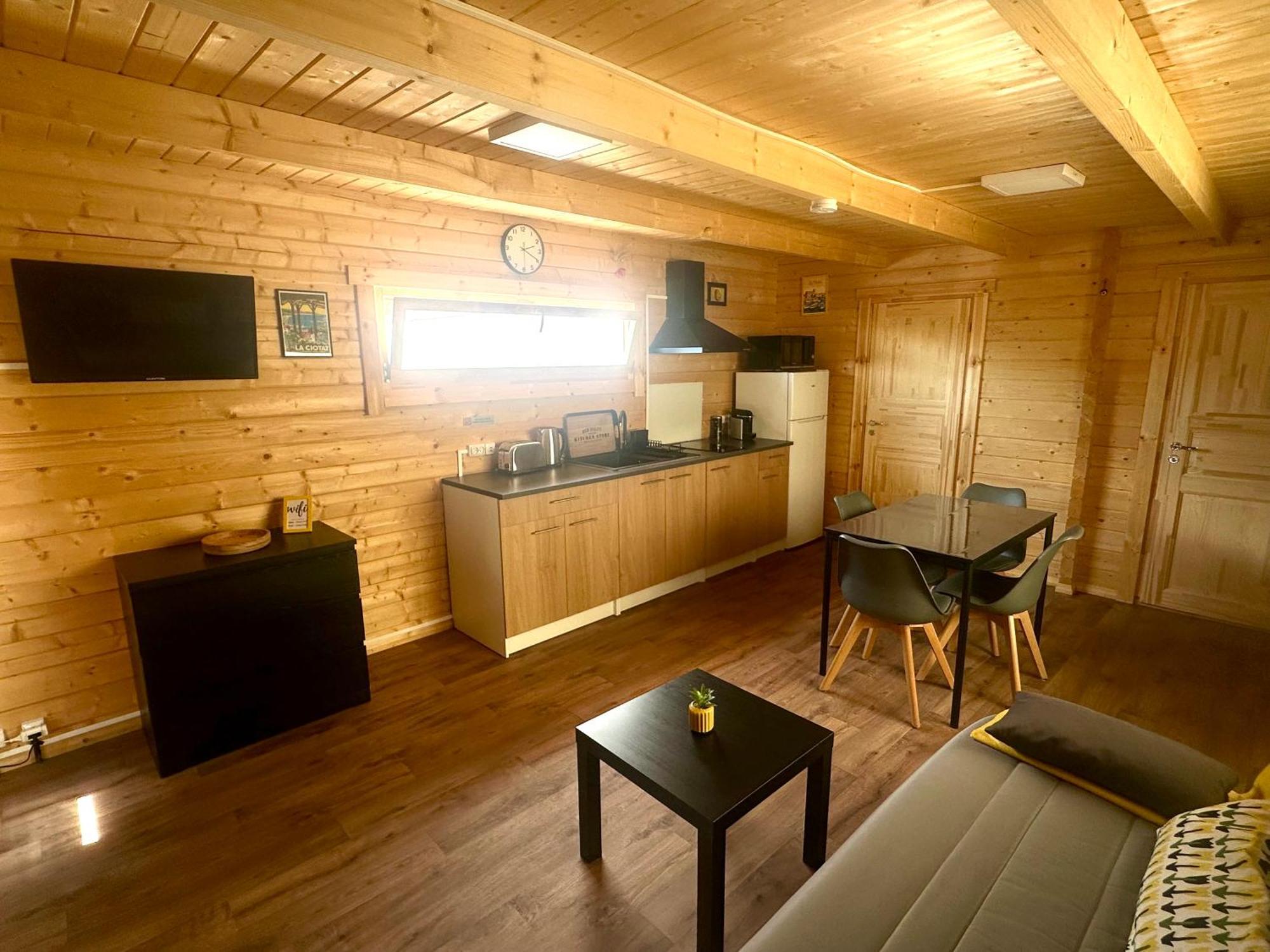 Chalet Ceyrenite Ceyreste 外观 照片